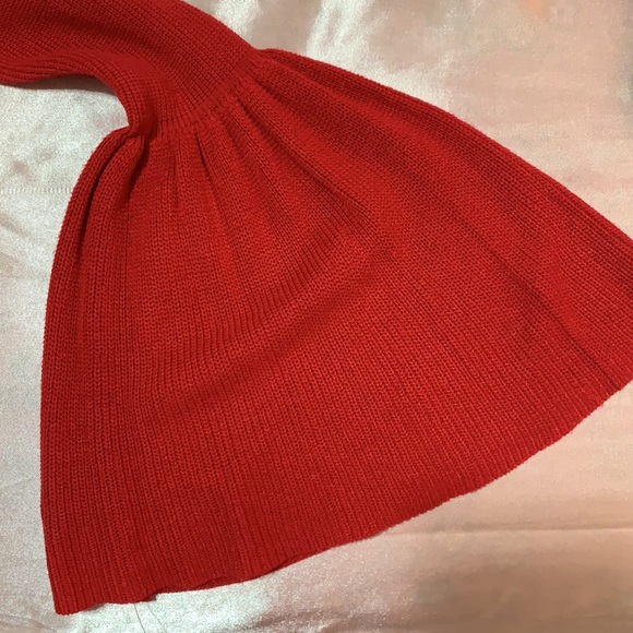 3/$15 Gianni Bini Red Long Sleeve w/ Bell Sleeves - Picture 3 of 3